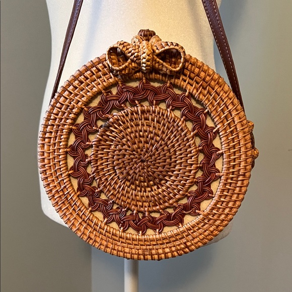 Lulus Braided Rattan Crossbody Bag - Picture 5 of 12